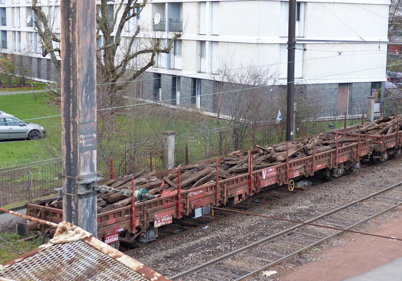80 87 977 3 227-4 Uas R39 6 SNCF-PSL (2015-12-28 Tours) (1).jpg