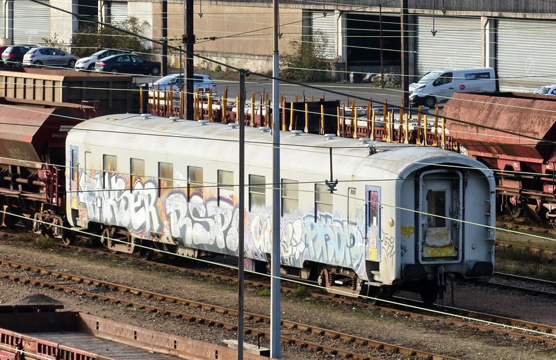 80 87 979 3 457-3 Uas H55 0 SNCF-LM (2015-12-27 SPDC) (2).jpg