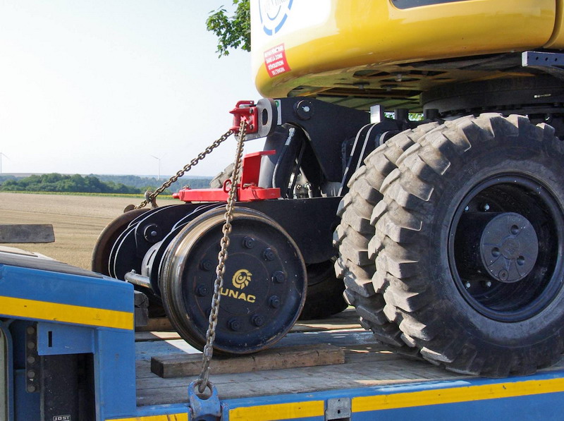 UNA 22 TRR (2014-08-05 environ de Bar le Duc N°4) TSO Caténaire (13) + camion Hedon .jpg