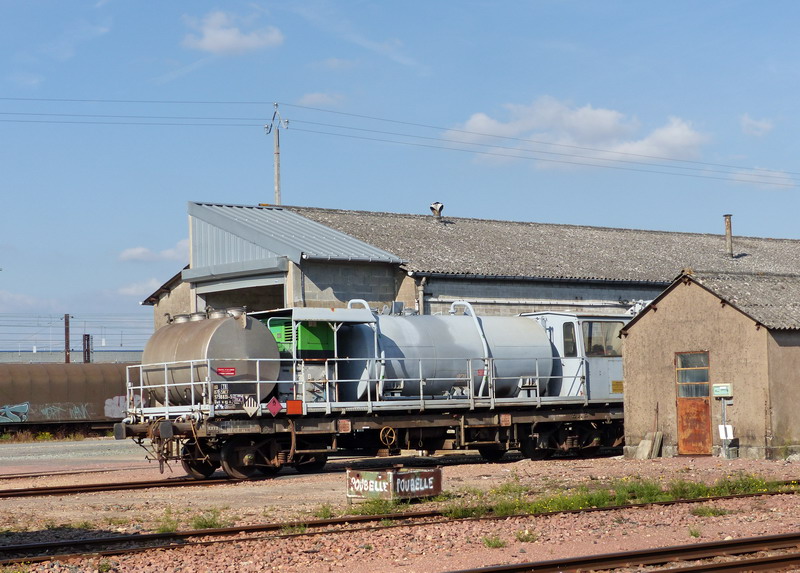 80 87 979 8 835-5 Uas W85 6 SNCF-TR (2015-09-27 BIDON V à SPDC) (1).jpg