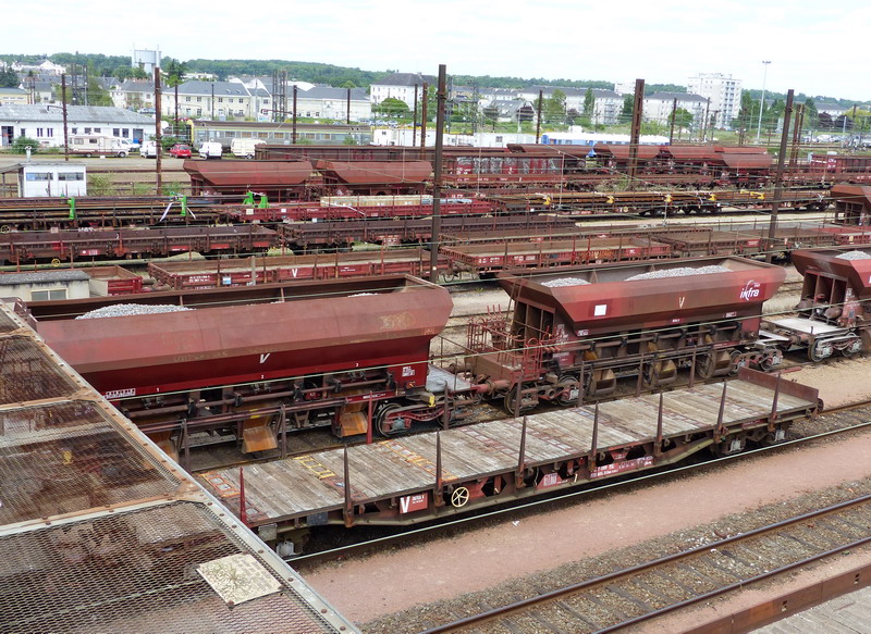 80 87 977 3 885-9 Uas R89 2 F SNCF-PSL (2015-05-07 SPDC) (1).jpg