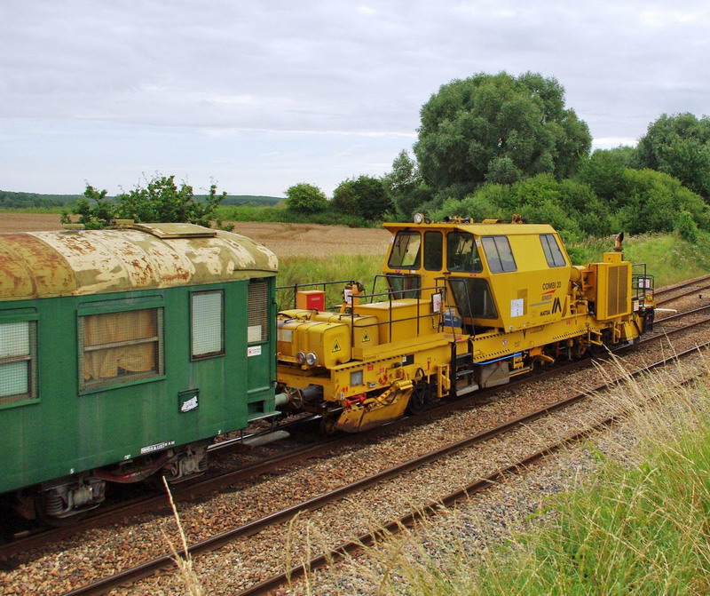 99 87 9 128 055-0 Combi 20 n°20005 (2012-08-2012 Pont de Bray à Jussy 02) SNCF-AM ex 9.353 (3).jpg