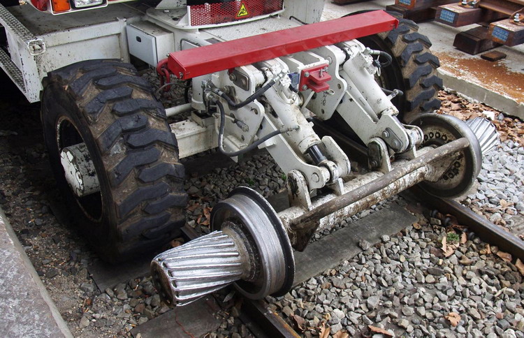 ATLAS 1404-9 ZW (2015-10-22 gare de Pars Est) Pichenot Bouillé n°8009 (7).jpg