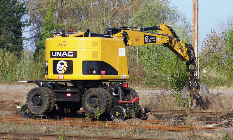 UNAC 22TRR W 089 (2015-04-22 gare de Busigny 59) SNCF (5).jpg