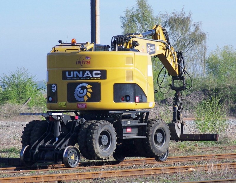 UNAC 22TRR W 089 (2015-04-22 gare de Busigny 59) SNCF (10).jpg