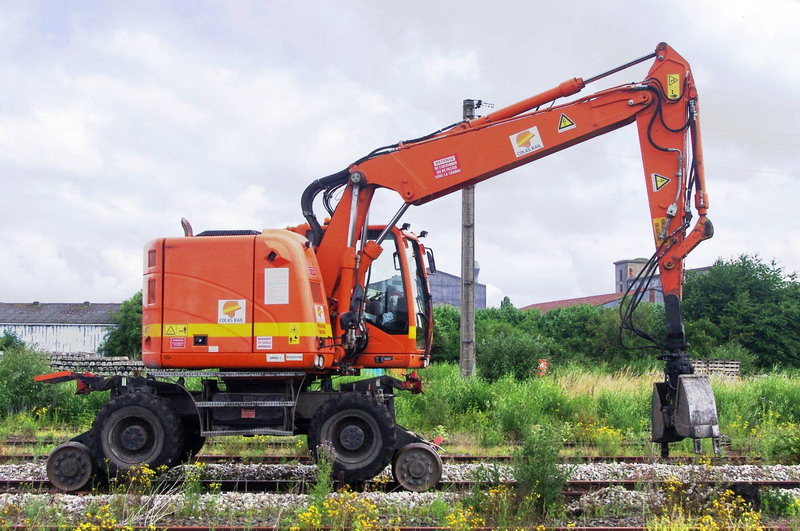 UNAC 22 TRR (2016-07-04 gare de Chaumnes 80) Colas Rail D 1002196 (18).jpg