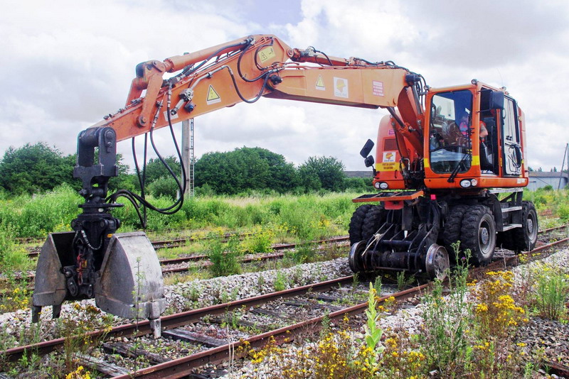 UNAC 22 TRR (2016-07-04 gare de Chaumnes 80) Colas Rail D 1002196 (26).jpg