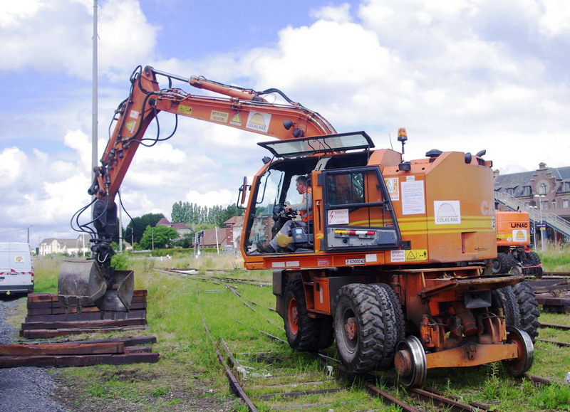 CASE 788 PRR (2016-07-04 gare de Chaulnes 80) Colas Rail F 6200043 (18).jpg