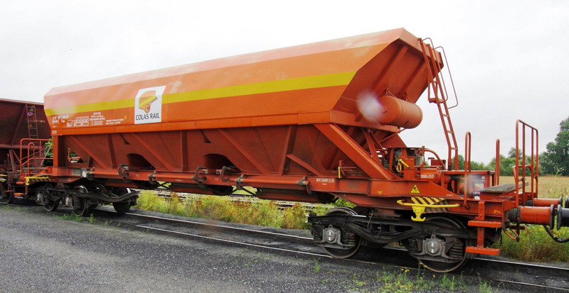 33 87 677 1 588-5 Fanps TEN+RIV F (2016-08-02 Chaules) Colas Rail (8).jpg