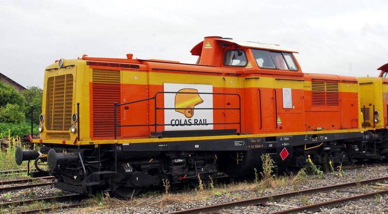 99 87 9 182 543-9 (2016-08-08 gare de Chaulnes) Colas Rail V211R  (8).jpg