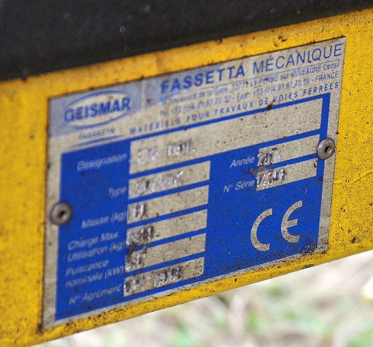 Lève-rail hydaulique  L2R 522 K Geismar Fassetta (2016-09-13 Eppeville PN n°36) Colas Rail (5).jpg