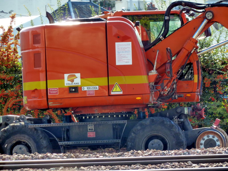 UNAC 22 TRR (2016-09-24 Tours) Colas Rail D 100 2304 (5).jpg