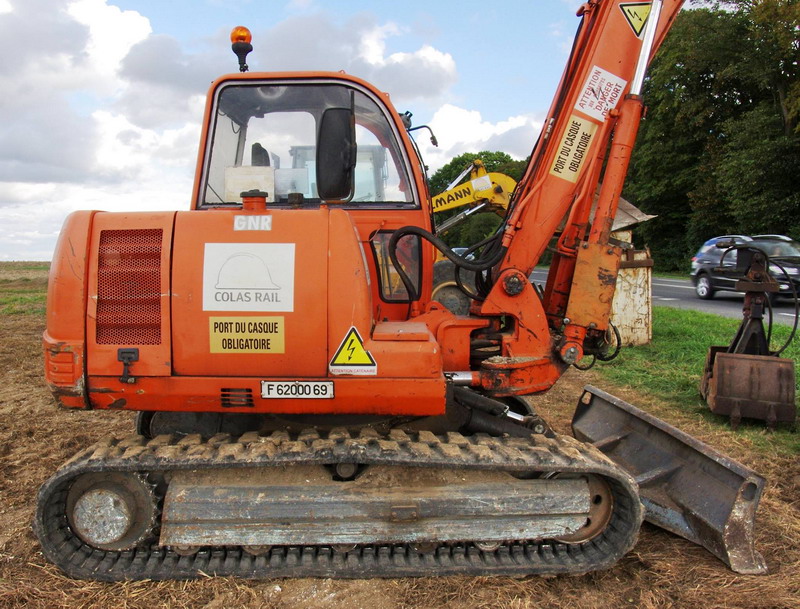 NEUSON 8002 RDV n°88 (2016-10-01 Villers-Bretonneux) Colas Rail F 6200069 (2).jpg