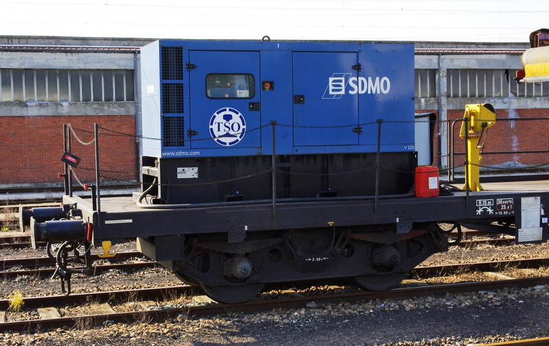 99 87 9 352 534-1 TSO (2013-06-05 gare de Saint Quentin) (2).jpg