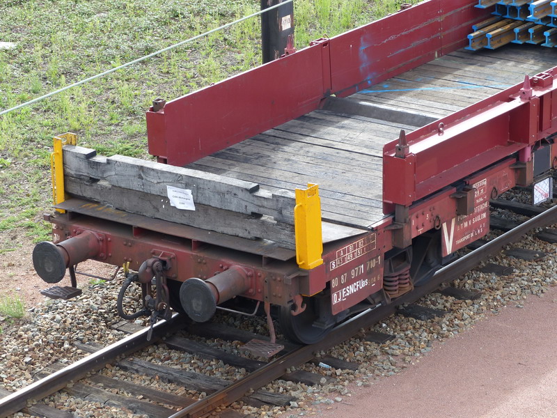 80 87 977 1 710-1 Uas S04 6 F SNCF-DJ (2015-09-25 SPDC) (8).jpg