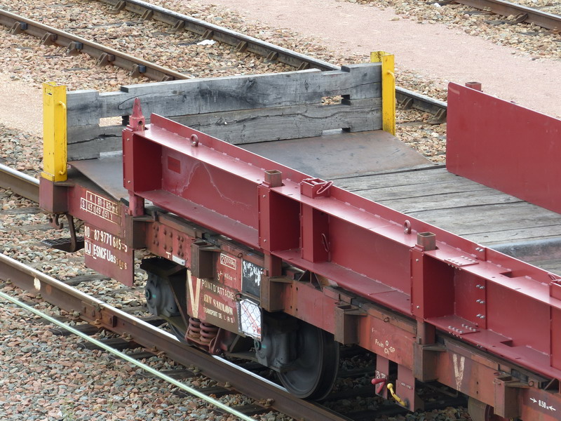 80 87 977 1 685-5 Uas S04 6 F SNCF-DJ (2015-09-04 SPDC) (2).jpg
