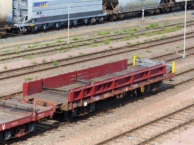 80 87 977 1 601-2 Uas S04 6 F SNCF-DJ (2015-09-19 SPDC) (1).jpg