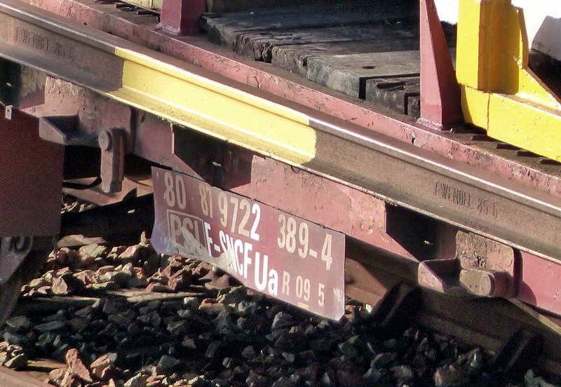 80 87 972 2 389-4 Ua R09 5 F SNCF-PSL (2015-01-11 SPDC) (2).jpg