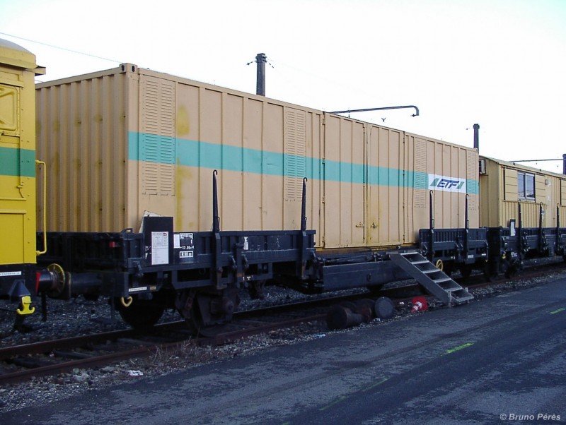 99 87 9 383 604-5 - ETF (1)-light.JPG