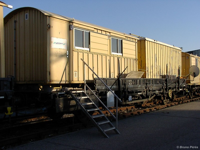 99 87 9 383 581-5 - ETF (1)-light.JPG