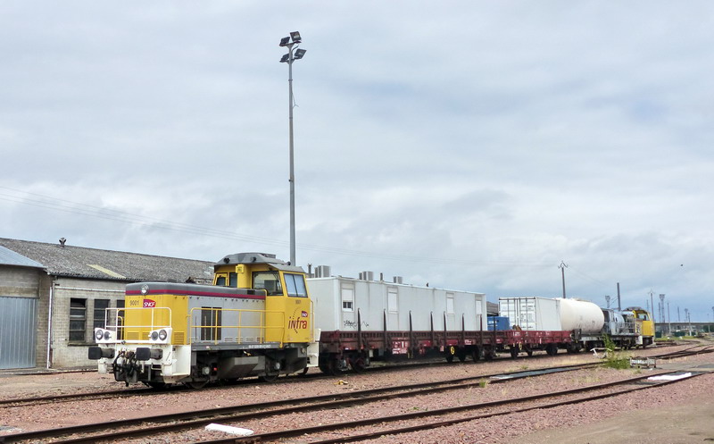 80 87 974 4 000-1 Uas R43 6 F-SNCFR (2017-07-02 BIDON V à SPDC) (1).jpg
