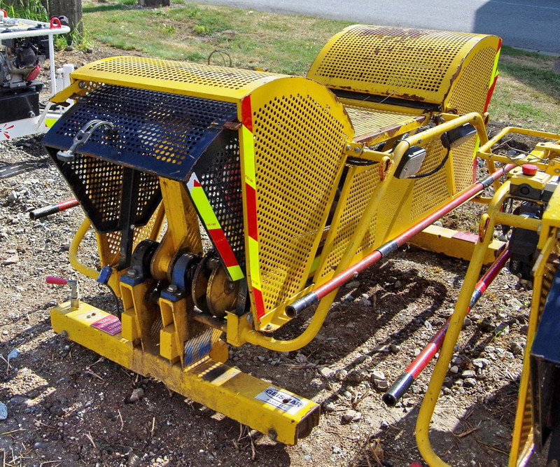 Geismat Fassetta Frappeur de rail MR 5121 n°15648 (2017-07-25 gare de Barenton-Bugny 02) RTF (3).jpg