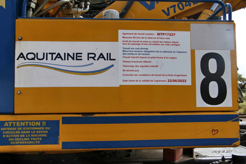 VaiaCar 704FR (2017-08-13 gare de Limoges Montjouis) Aquitaine Rail (8).jpg