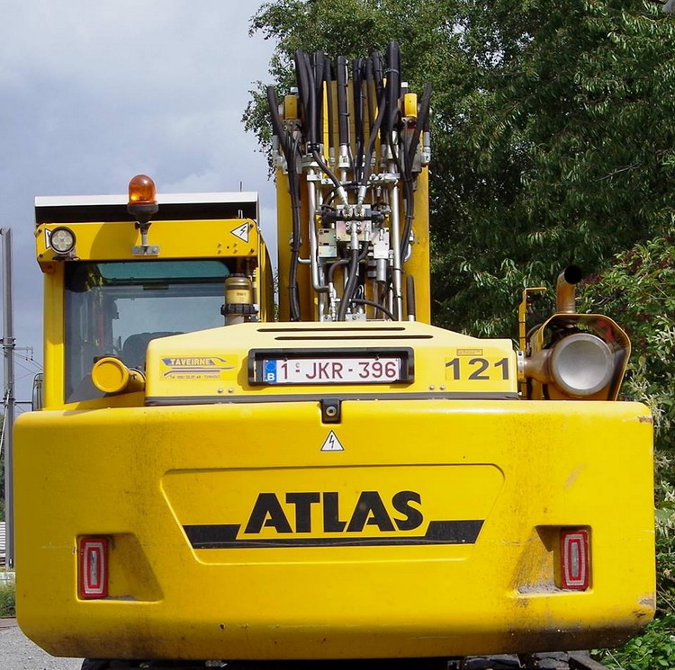Atlas 1604 KZW (2017-09-07 gare de Henin) Taveirne (2).jpg