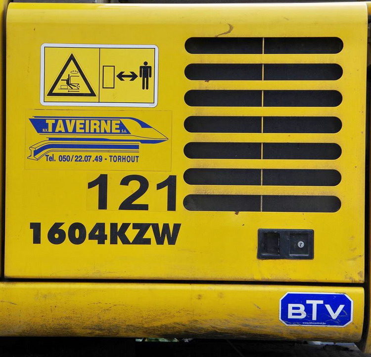 Atlas 1604 KZW (2017-09-07 gare de Henin) Taveirne (10).jpg