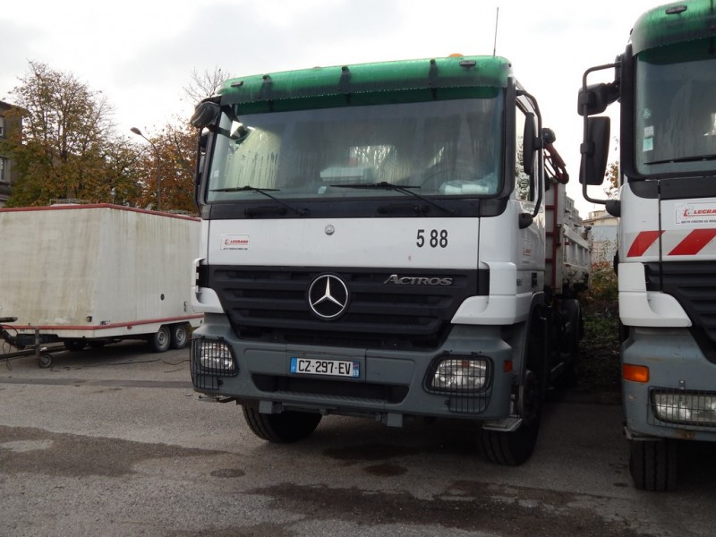 MERCEDES 1832 - CZ 297 EV - LEGRAND (6) (Copier).JPG