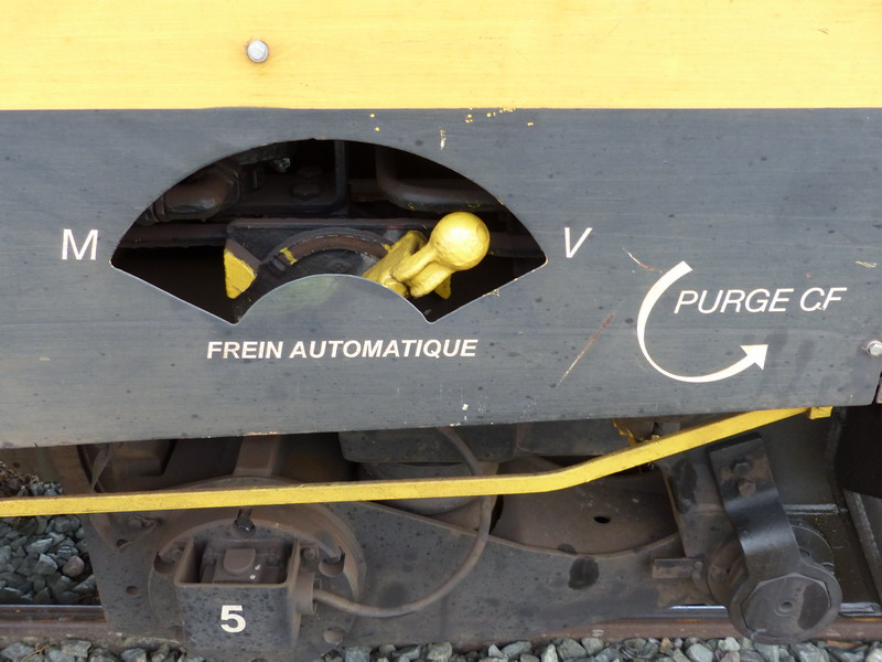 99 87 9 182 618-8 V212RA (2017-11-12 SPDC) Colas Rail (112).jpg