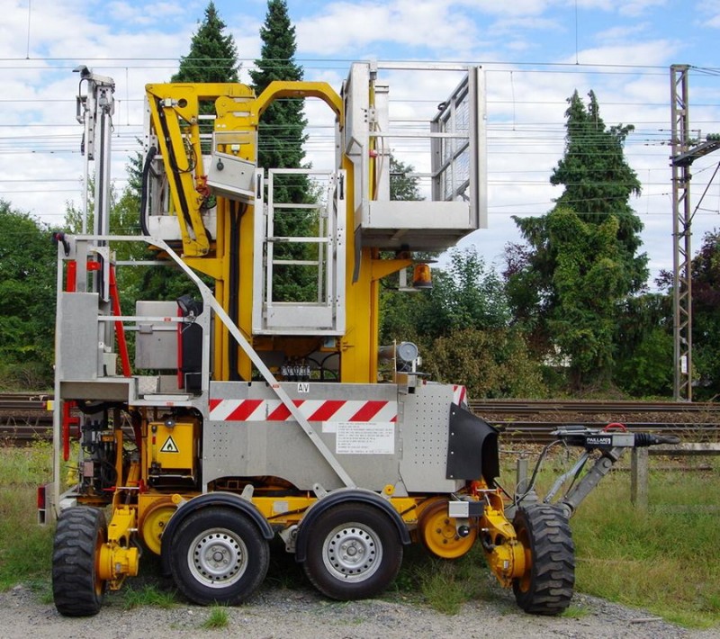 4'Axe 09.083.3505  TR 160 - 2011 (2017-08-31 gare de Tergnier ) BS 797 WX - DPA 11028  (9).jpg